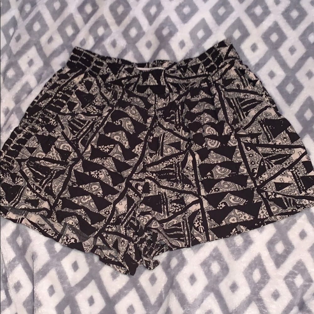 Mossimo (Target) brand patterned flowy shorts